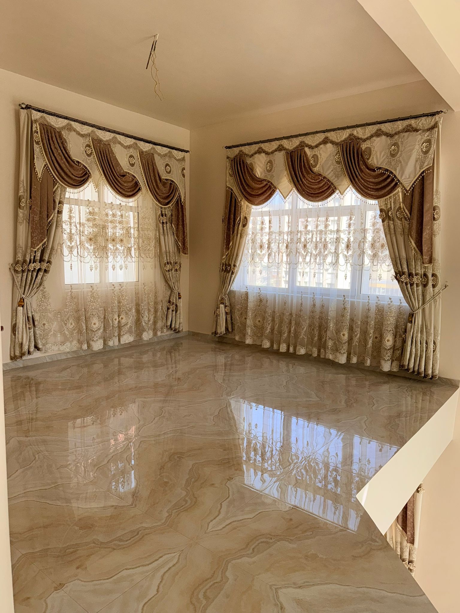 SET DRAPERIE MĂTASE BAROCCO, PERDEA TULL BRODATĂ . Cod. Produs:180587 - imagine 2