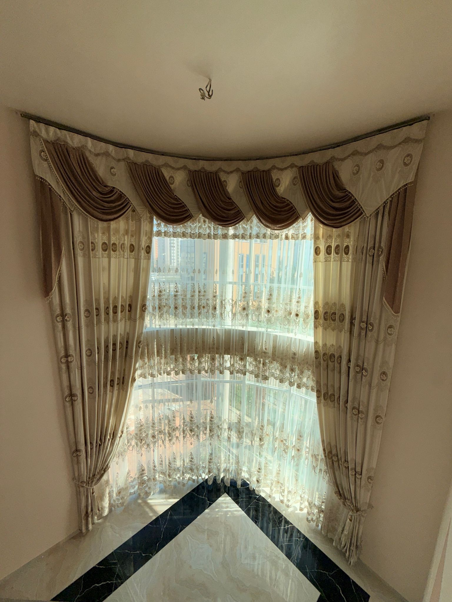 SET DRAPERIE MĂTASE BAROCCO, PERDEA TULL BRODATĂ . Cod. Produs:180587 - imagine 6