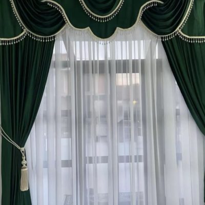 SET DRAPERIE CATIFEA VERDE SMARALD, PERDEA TRIPLUVOAL ALB. Cod Produs: 2323