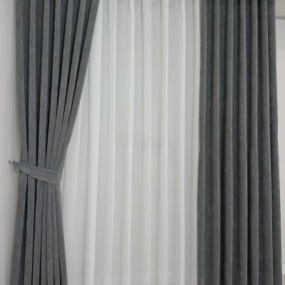 SET DRAPERIE CATIFEA CULOARE GRI ÎNCHIS, PERDEA TRIPLUVOAL ALB. Cod. Produs. 445856