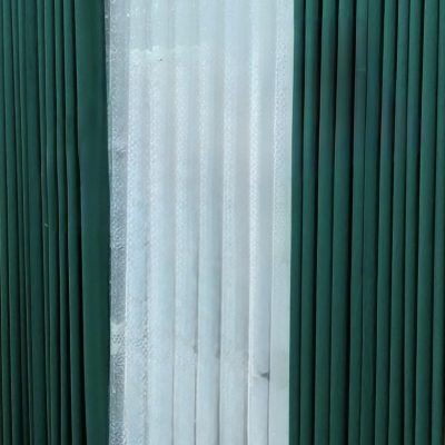 Set Draperii "Emerald Lux" Verde Smarald cu Perdea Voal Alb - Pliuri Perfecte Wave.
Cod: 7292644