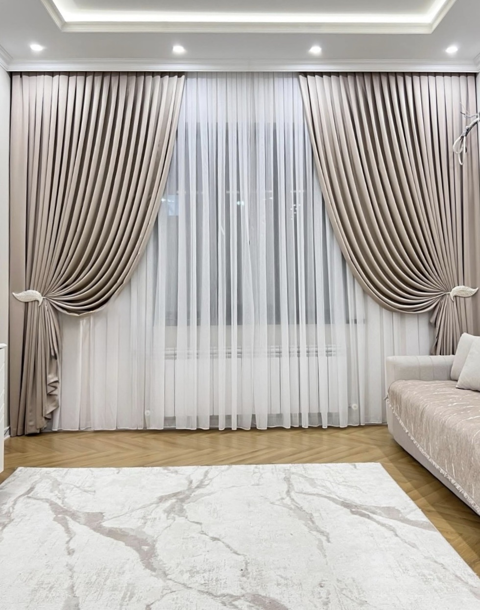 DRAPERIE CATIFEA CULOARE GRI DESCHIS CU GRI ÎNCHIS, PERDEA TRIPLUVOAL ALB. Cod: Produs.3100287 - imagine 19